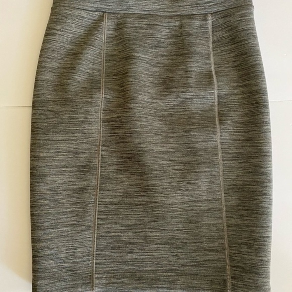NWOT ELLE Slip on pencil skirt - Picture 5 of 6